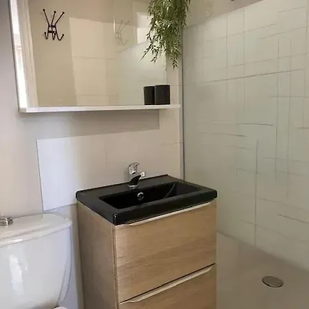 Apartmán Cosy Avec Jardin A Aigues-mortes, 25 M² Aigues-Mortes